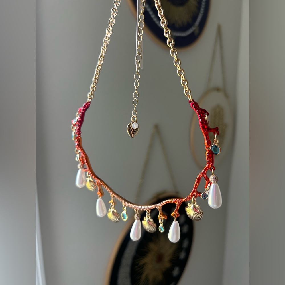 Betsey Johnson coral Collar Necklace with Shell Pearls Charms